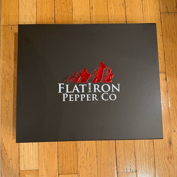 BRAND NEW Flatiron Pepper Co Ultimate Gift Set - Picture 2 of 7